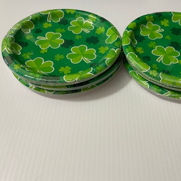Irish Clover Shamrock 6.78" Paper Plates 6 packs of 8 (48 Plates total) NEW - Picture 4 of 4